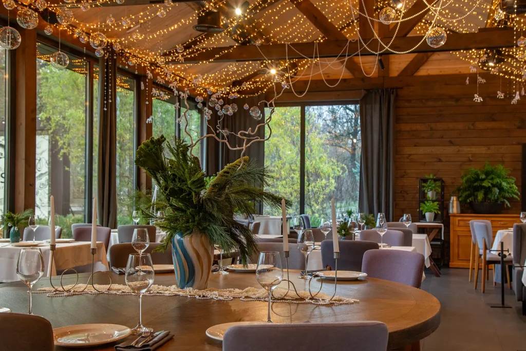 Terrace over the lake - accommodates up to 120 guests